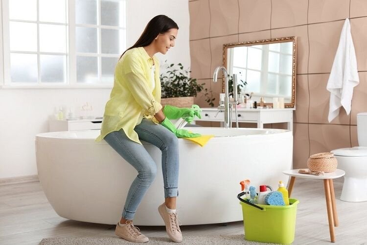 Bağımsız Küvet Nasıl Temizlenir