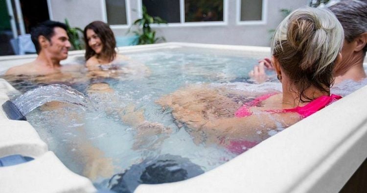 Bahçe Jakuzi İçindeki Su Nasıl Boşaltılır