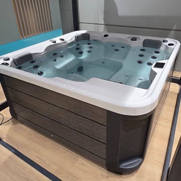 200 x 200 BAHÇE JAKUZİ 5 KİŞİLİK