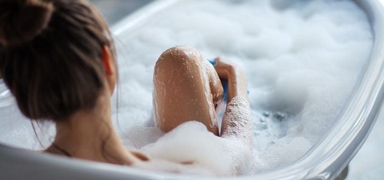 Jakuzinin İçine Şampuan Konur mu