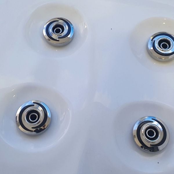 200 X 195 BAHÇE JAKUZİ 6 KİŞİLİK